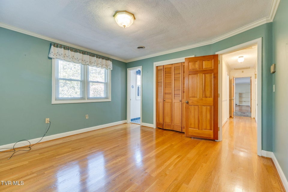 Photo #18: 325 Hidden Valley Road