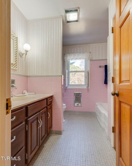 Photo #24: 325 Hidden Valley Road