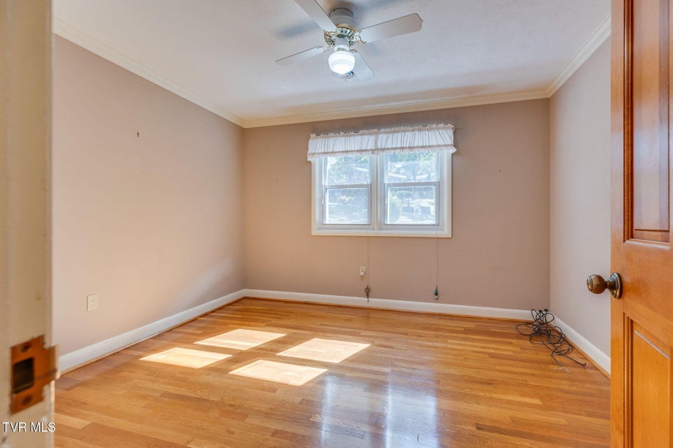 Photo #25: 325 Hidden Valley Road