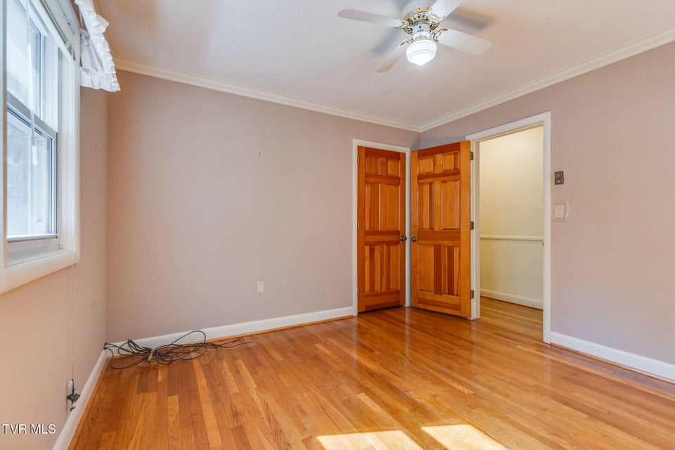 Photo #27: 325 Hidden Valley Road