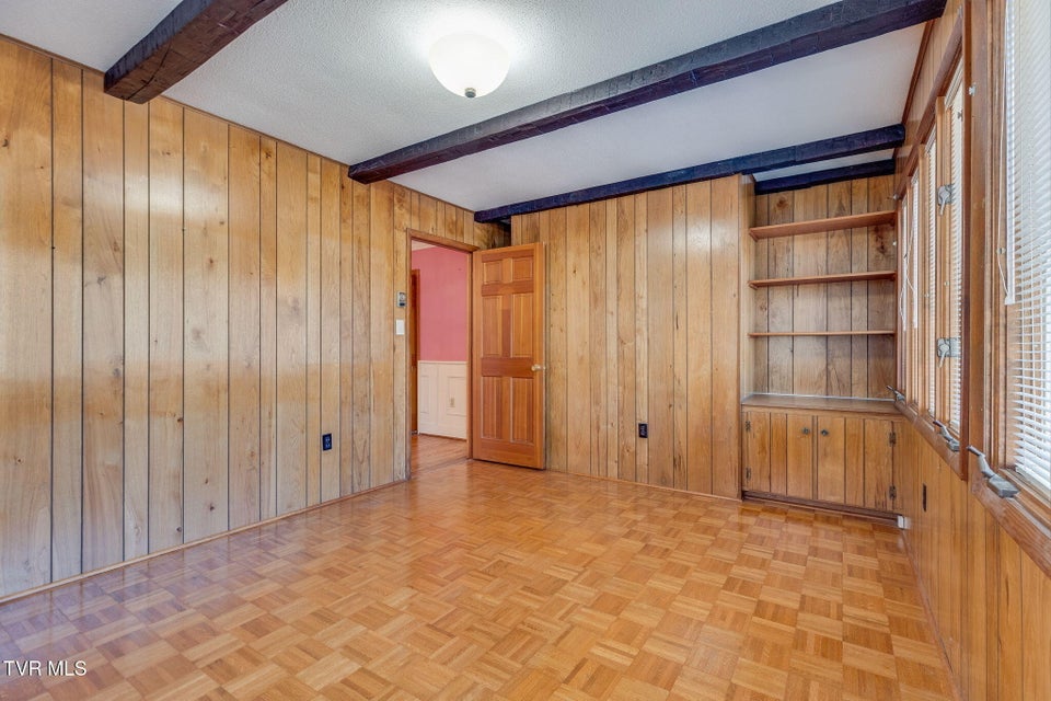 Photo #29: 325 Hidden Valley Road