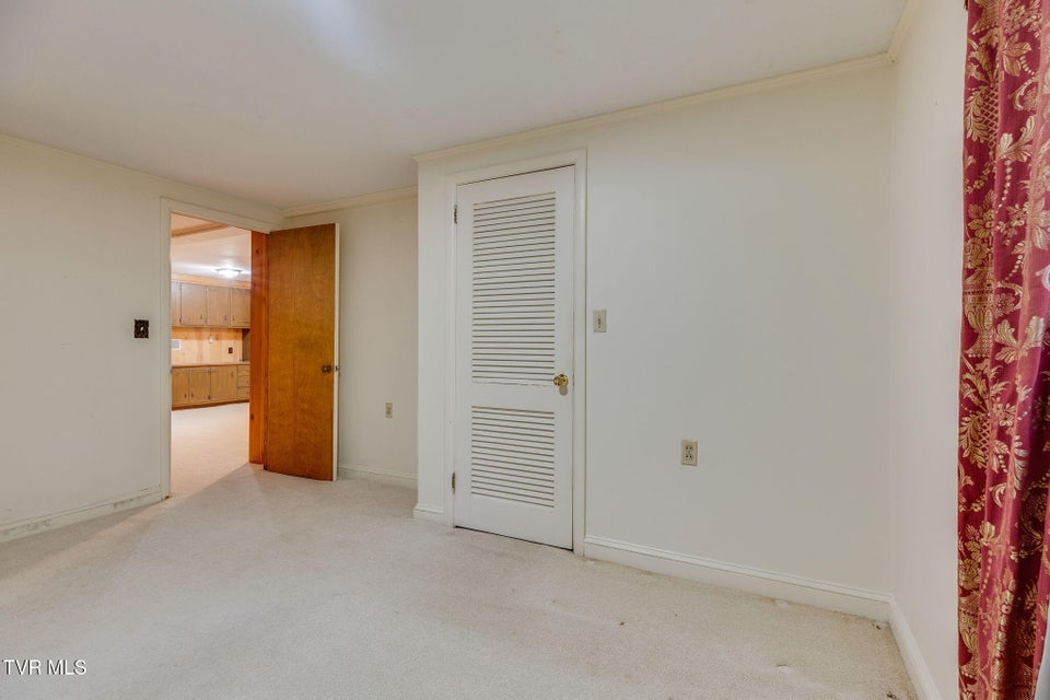 Photo #36: 325 Hidden Valley Road