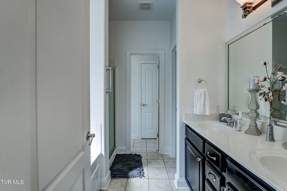 Photo #28: 3 Alta Tree Court