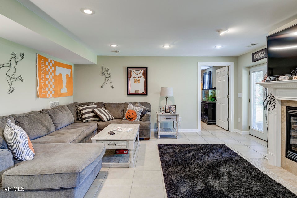 Photo #48: 3 Alta Tree Court