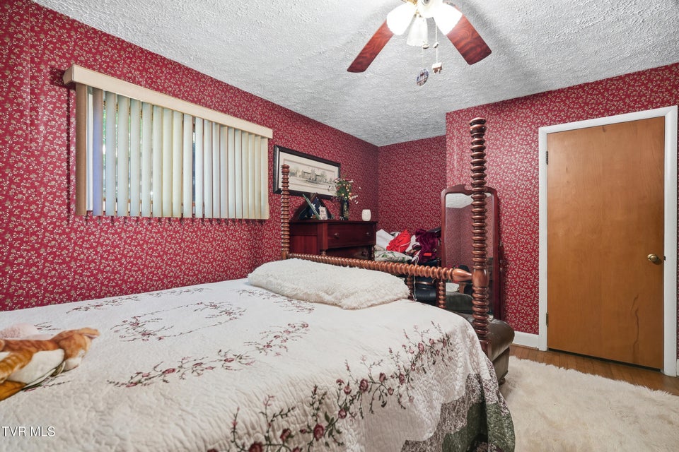 Photo #33: 1202 Virginia Avenue