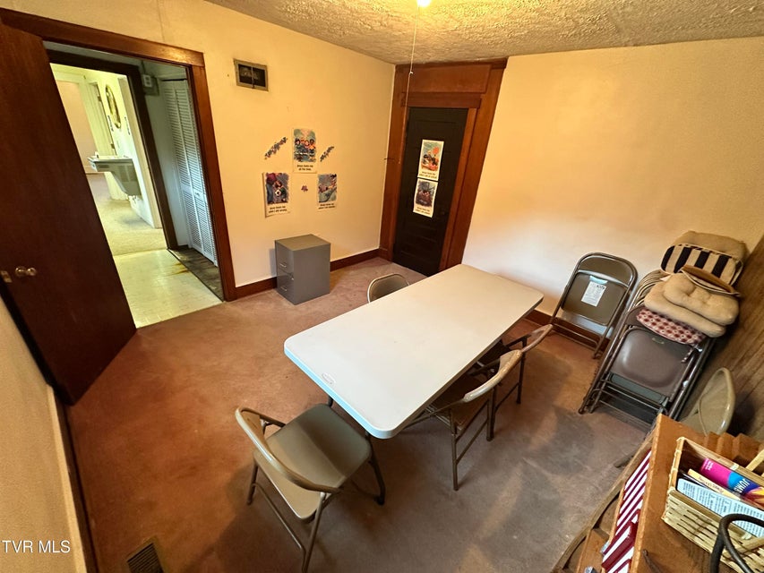 Photo #16: 2531 Mendota Road