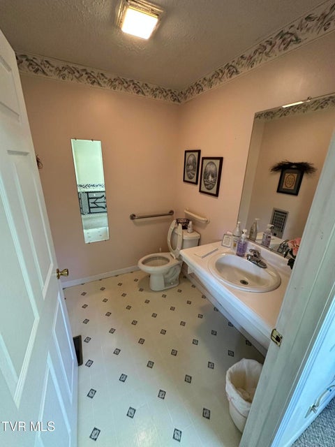 Photo #13: 2531 Mendota Road