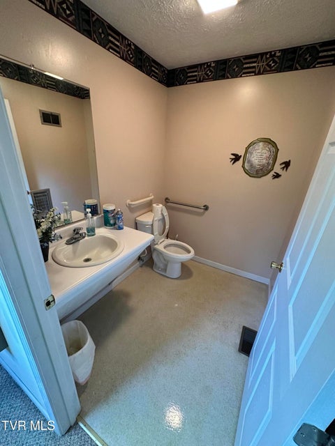 Photo #14: 2531 Mendota Road