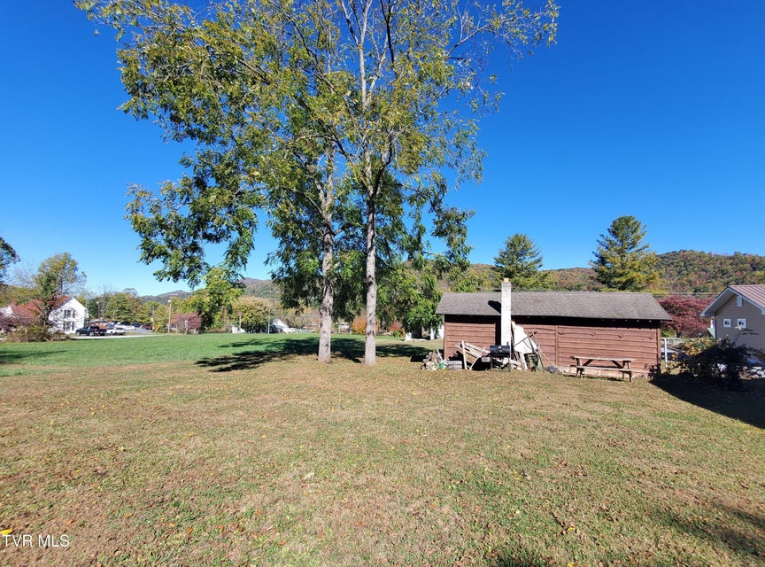 Photo #3: 512 Cloudland Drive