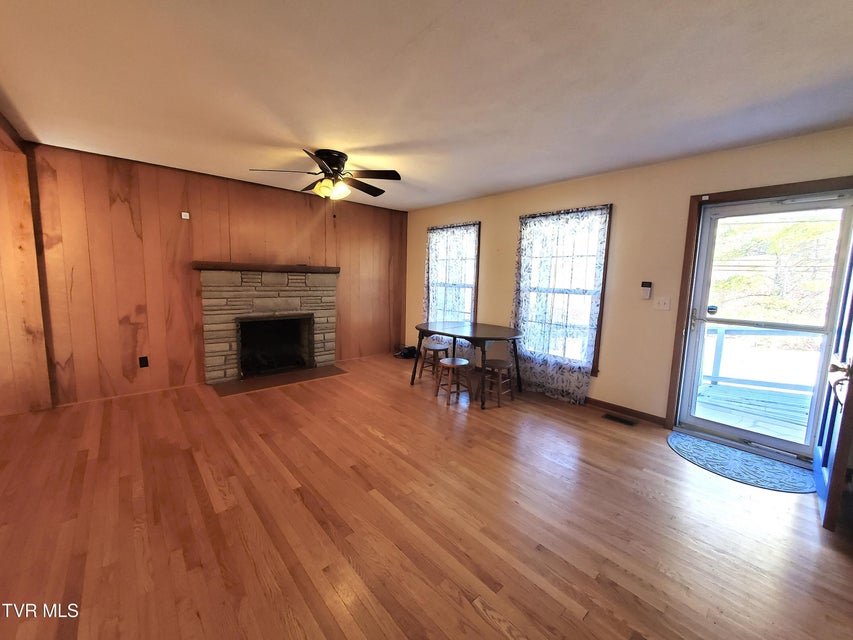 Photo #10: 512 Cloudland Drive