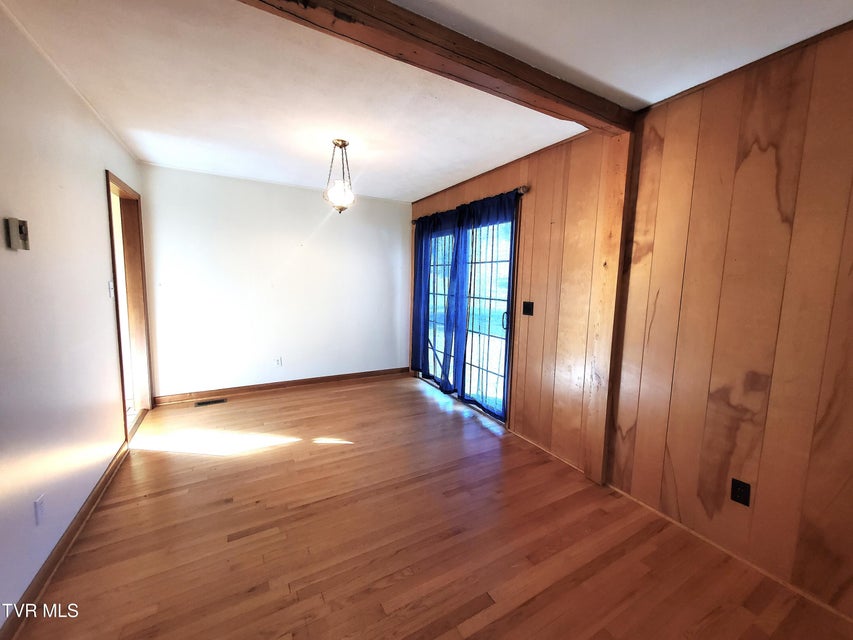 Photo #11: 512 Cloudland Drive