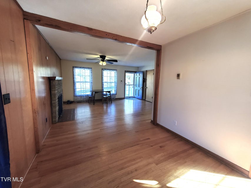 Photo #8: 512 Cloudland Drive