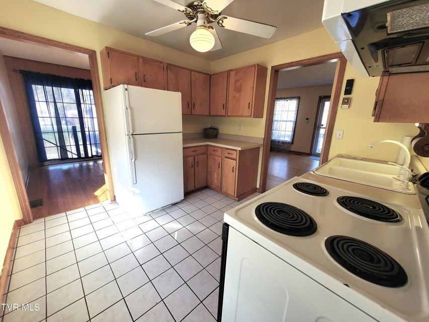 Photo #13: 512 Cloudland Drive