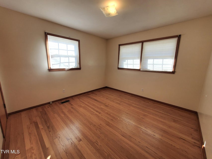 Photo #21: 512 Cloudland Drive