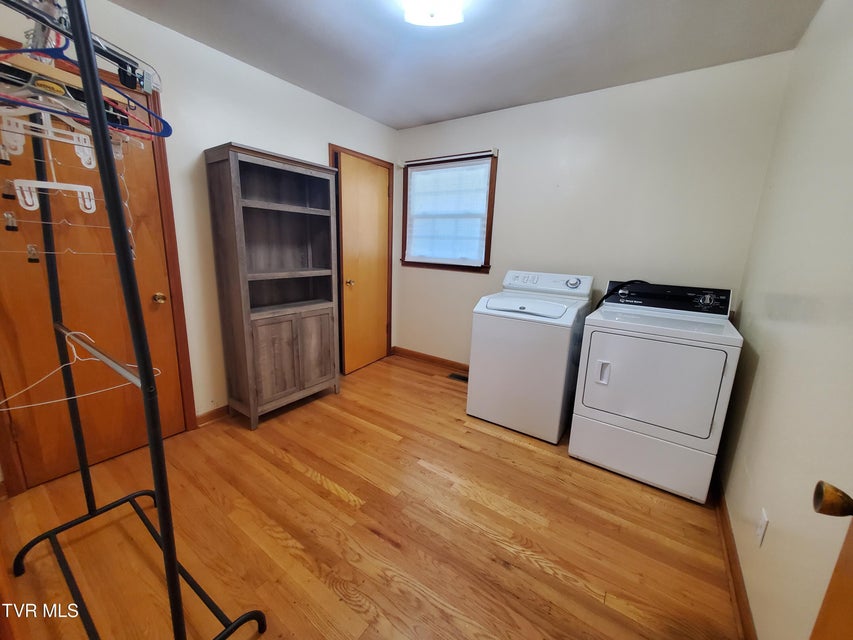 Photo #26: 512 Cloudland Drive