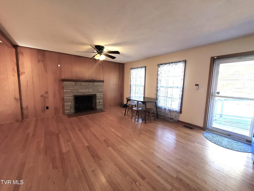 Photo #6: 512 Cloudland Drive
