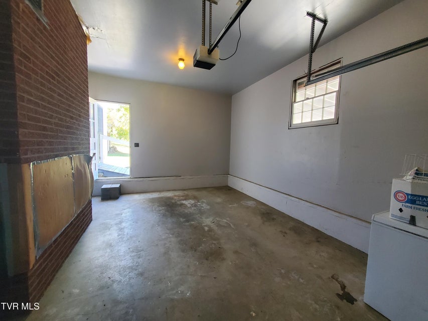 Photo #40: 512 Cloudland Drive