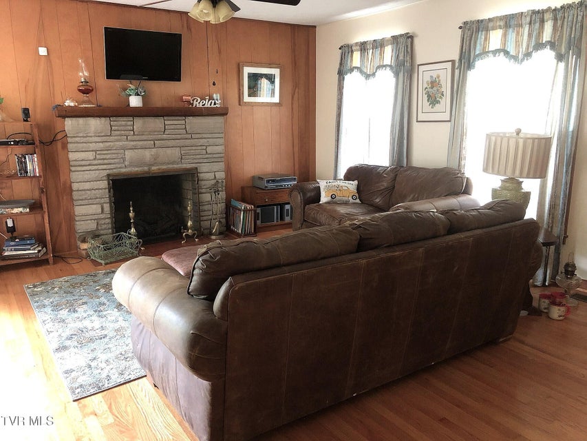 Photo #45: 512 Cloudland Drive