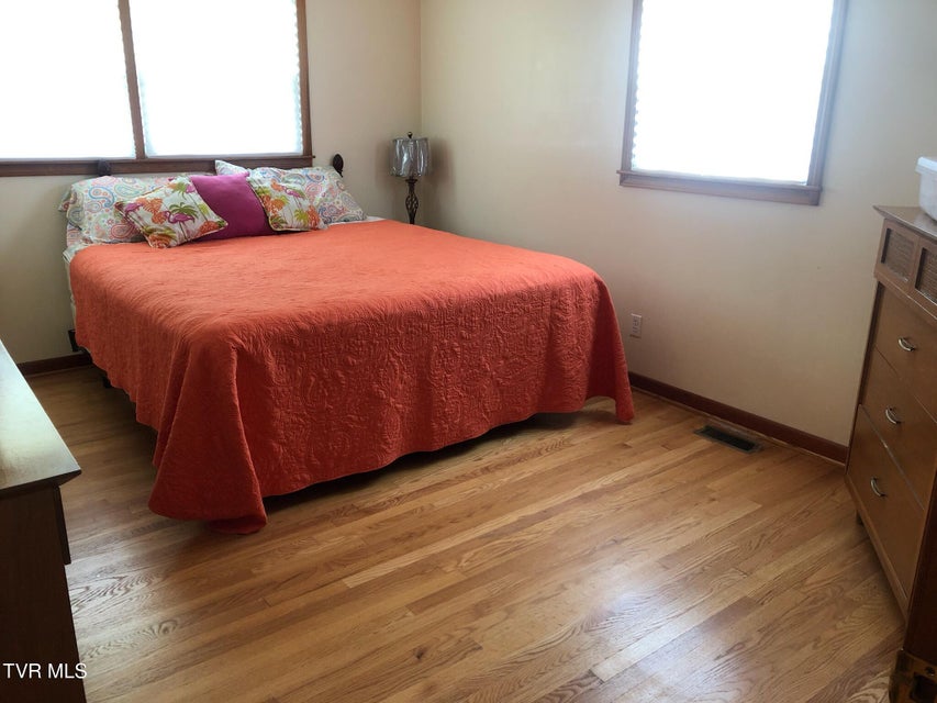 Photo #50: 512 Cloudland Drive