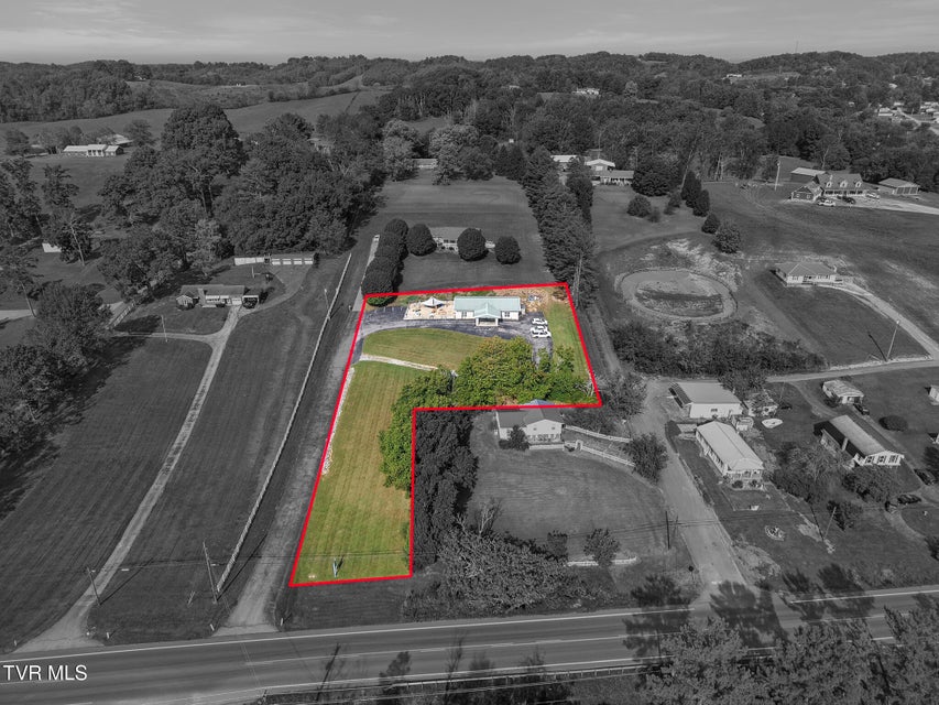 Photo #3: 208 Majestic Circle