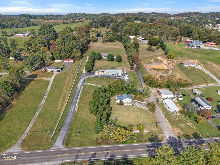 Photo #4: 208 Majestic Circle