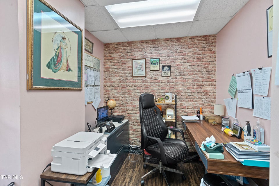 Photo #16: 208 Majestic Circle