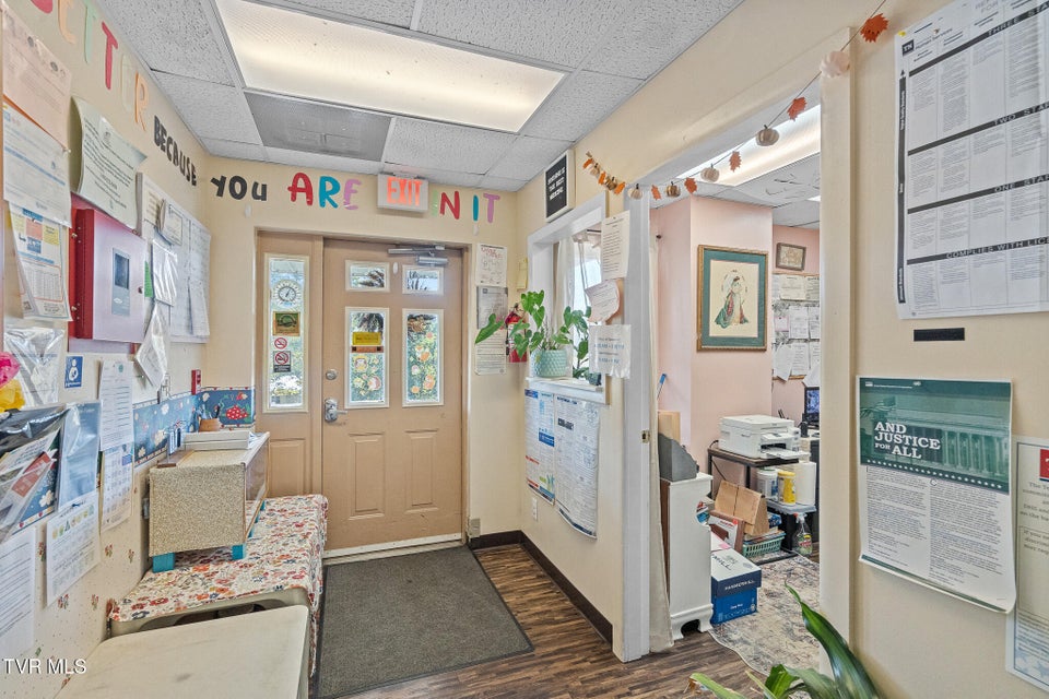 Photo #17: 208 Majestic Circle