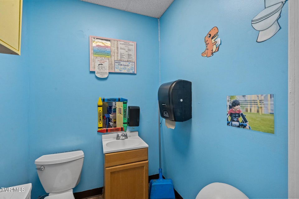 Photo #21: 208 Majestic Circle