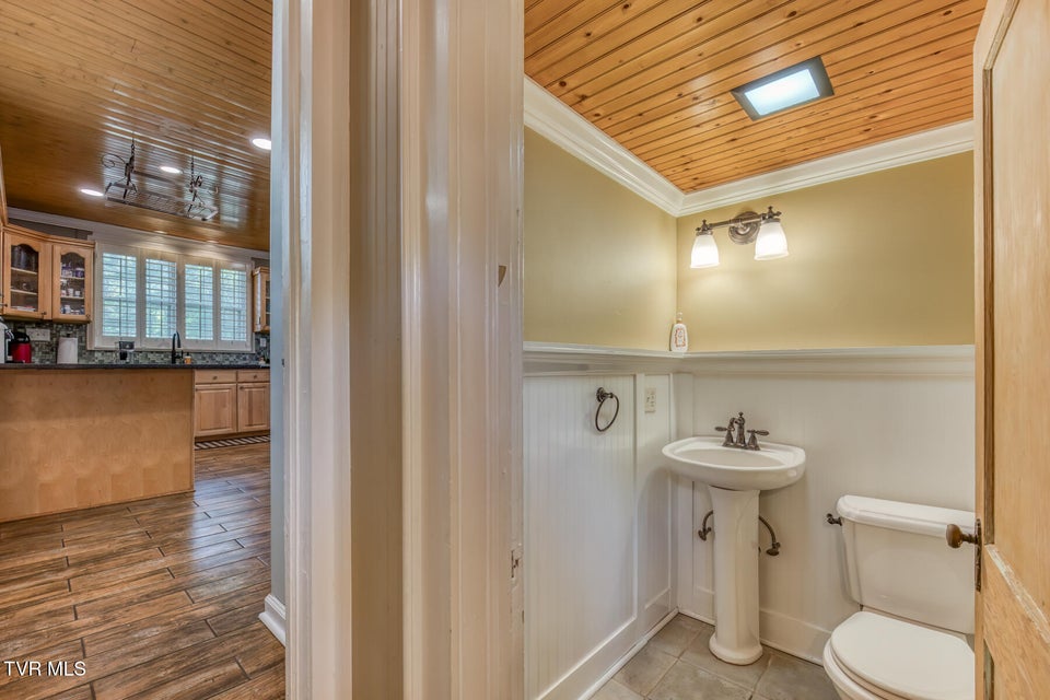 Photo #21: 1125 Cedar Place