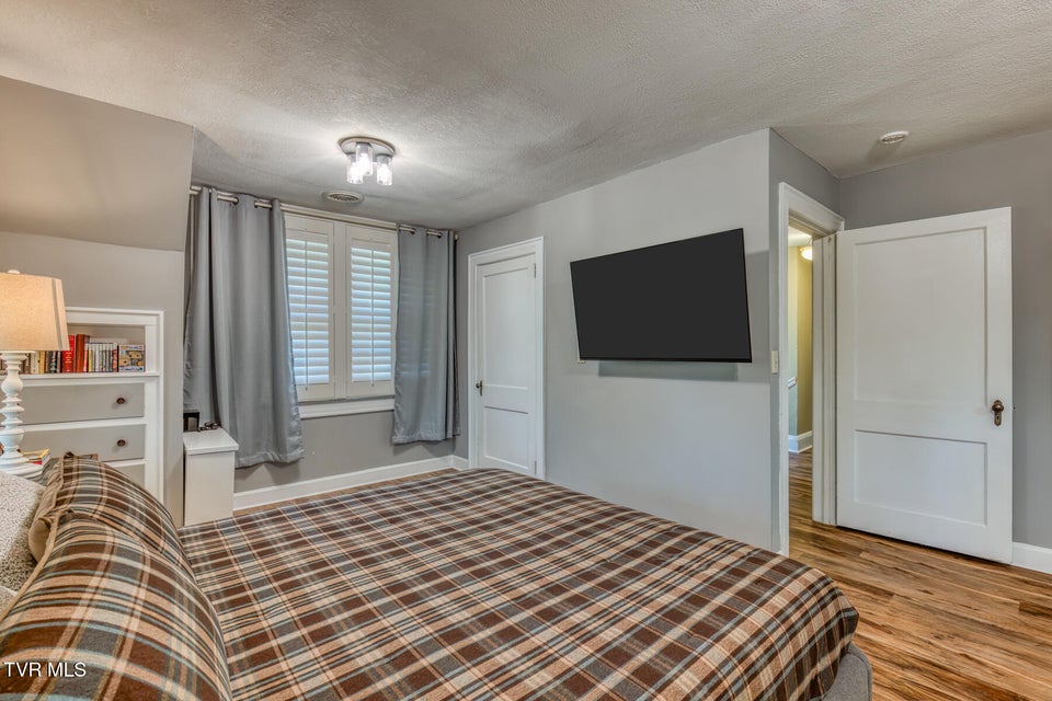 Photo #25: 1125 Cedar Place