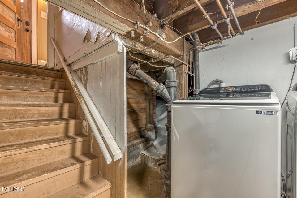 Photo #33: 1125 Cedar Place