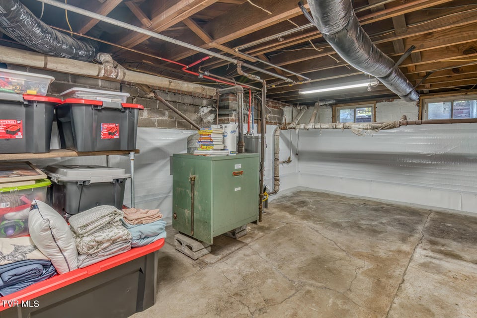 Photo #34: 1125 Cedar Place