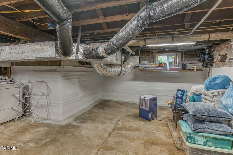 Photo #35: 1125 Cedar Place