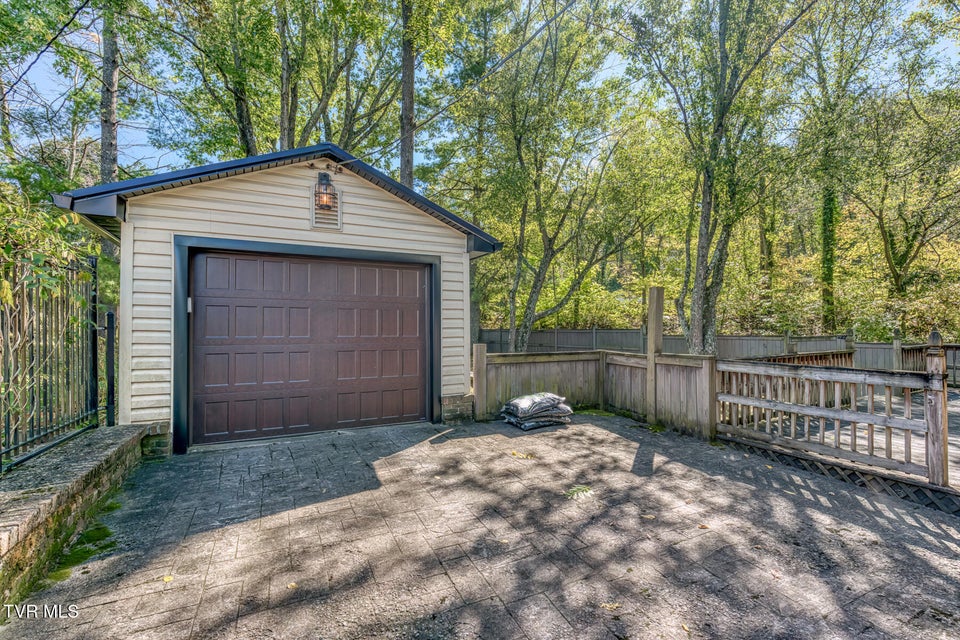 Photo #39: 1125 Cedar Place