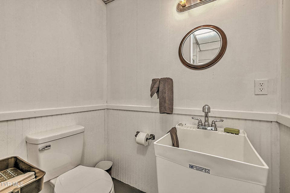 Photo #32: 1124 5th Street