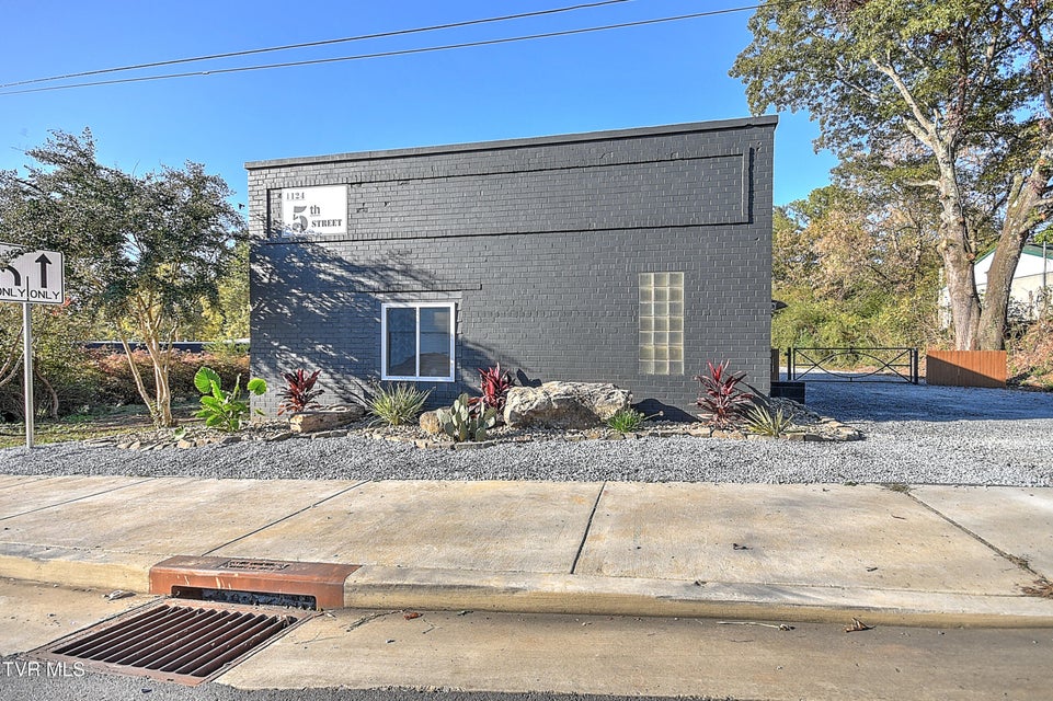 Photo #3: 1124 5th Street