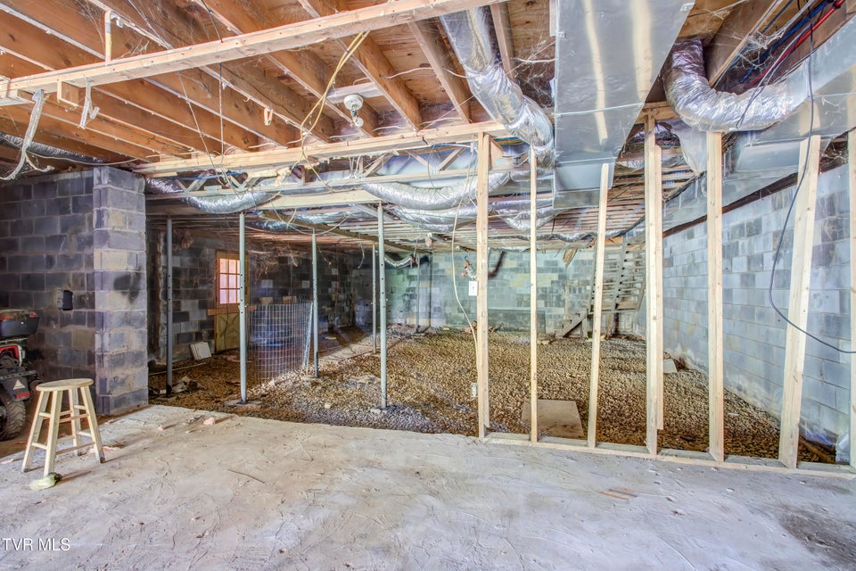 Photo #35: 168 Maden Drive