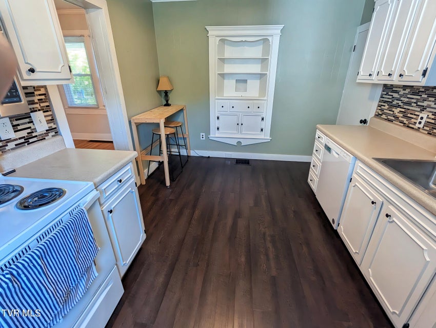 Photo #9: 209 Cypress Street