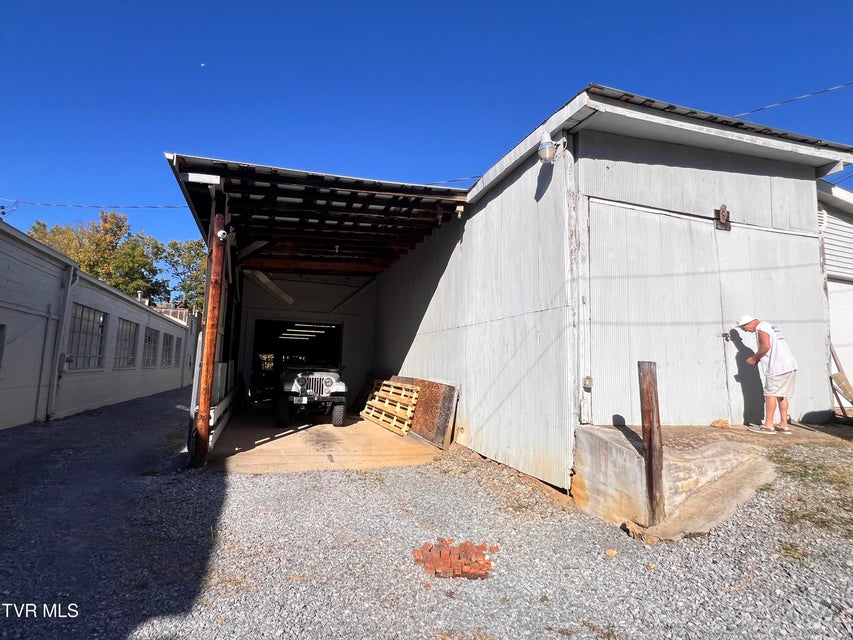 Photo #41: 403 Summer Street