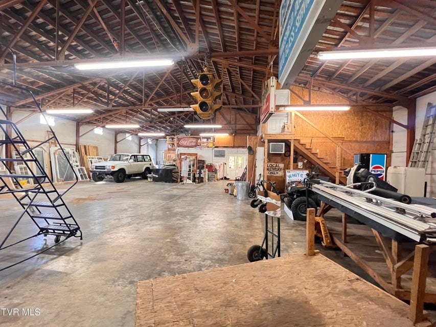 Photo #33: 403 Summer Street