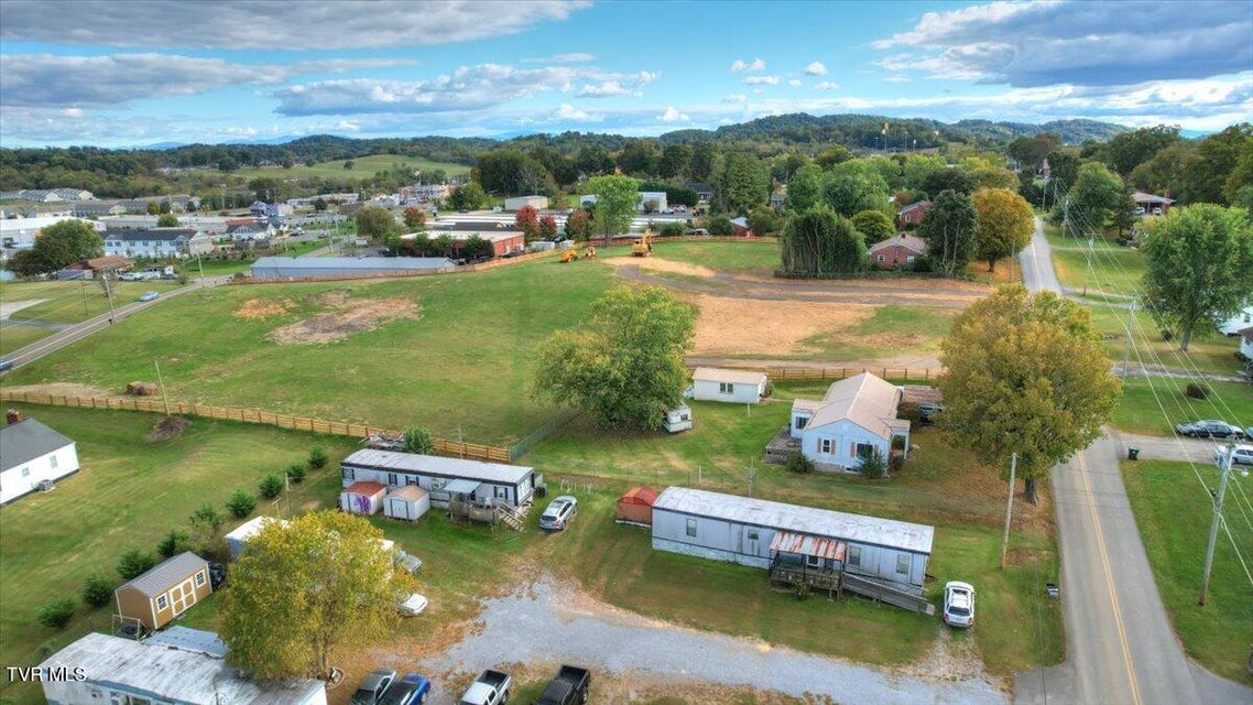 Photo #10: 124 Suncreset Street