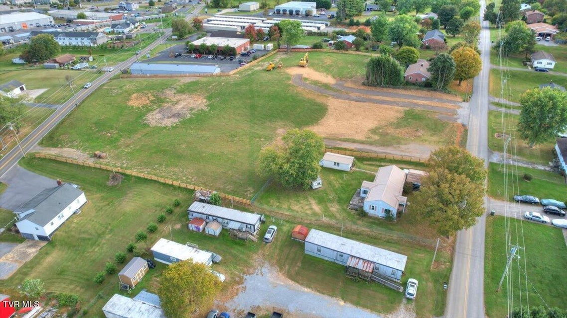 Photo #11: 124 Suncreset Street