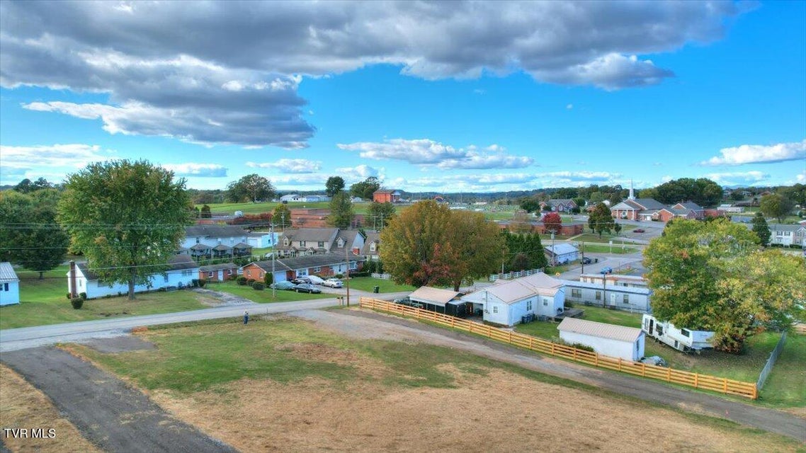 Photo #31: 124 Suncreset Street