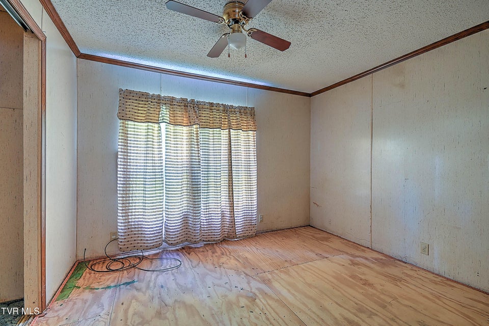 Photo #23: 406 War Valley Road