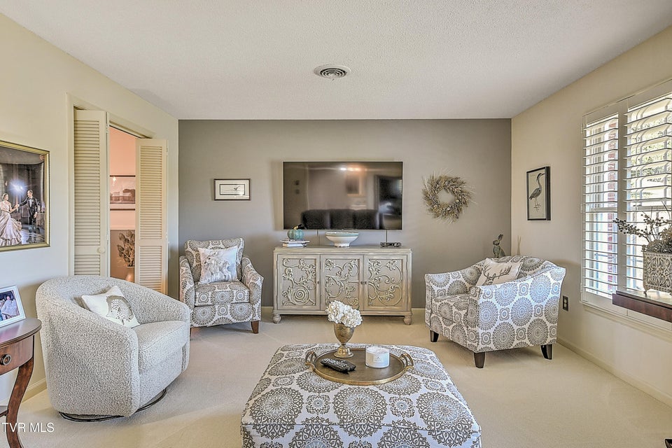 Photo #9: 186 Woodway Circle