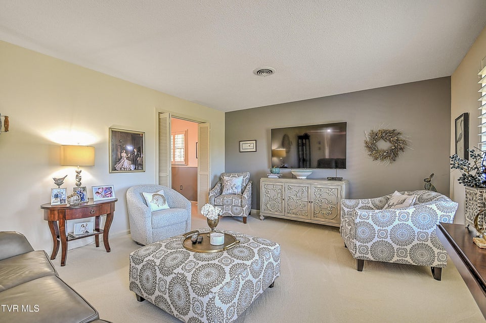 Photo #12: 186 Woodway Circle