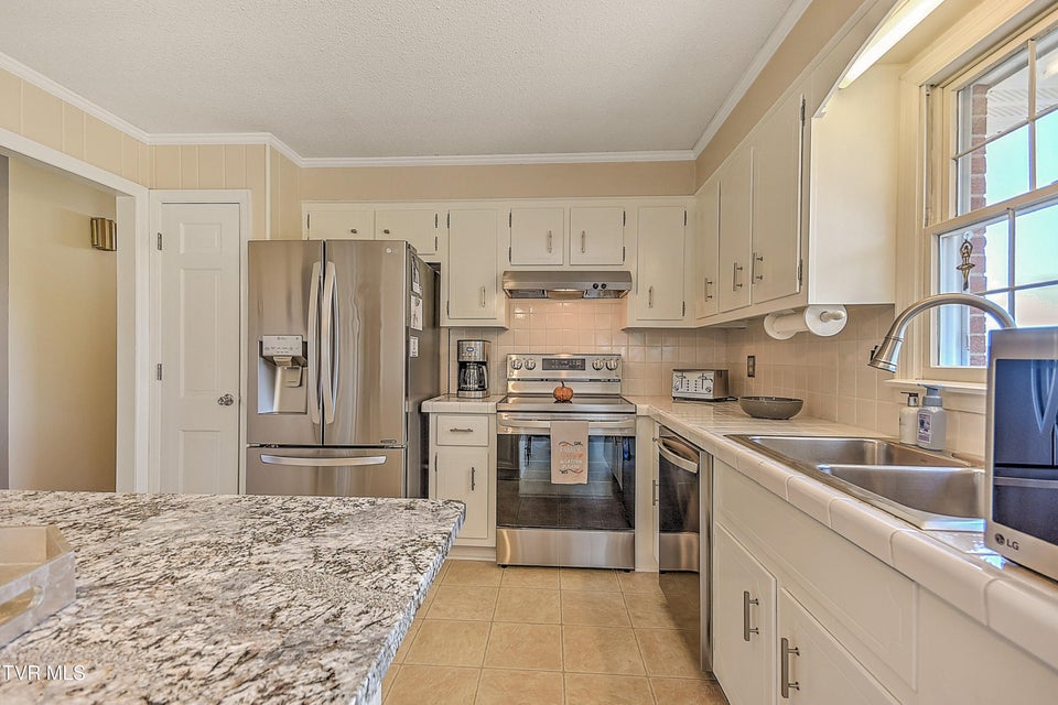 Photo #23: 186 Woodway Circle