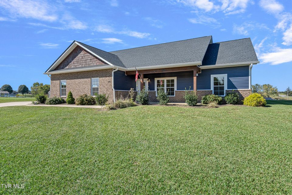 Photo #2: 280 Green Lawn Avenue