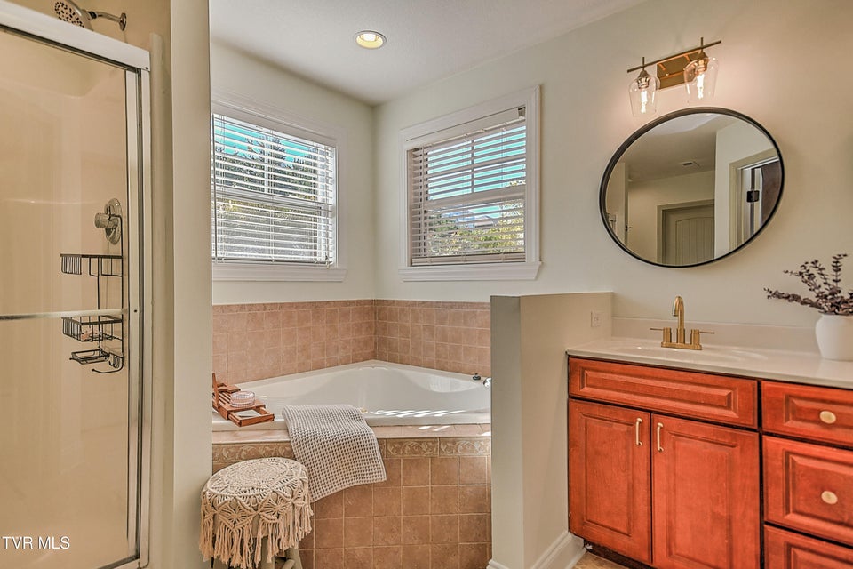 Photo #26: 5562 Meadow Wells Drive