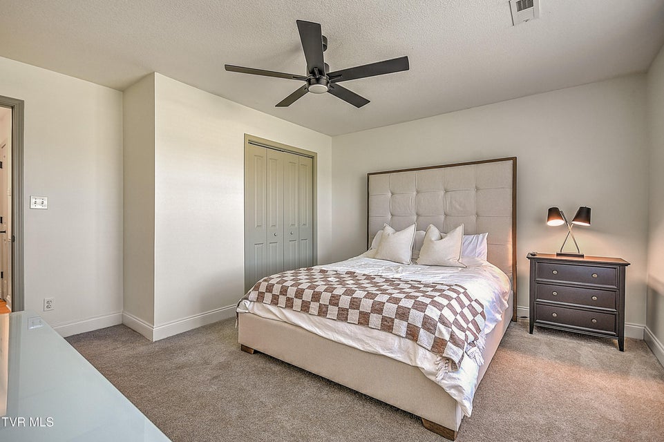 Photo #31: 5562 Meadow Wells Drive